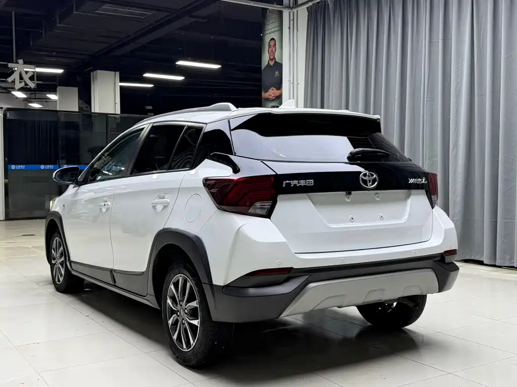 Toyota Yaris L 2022