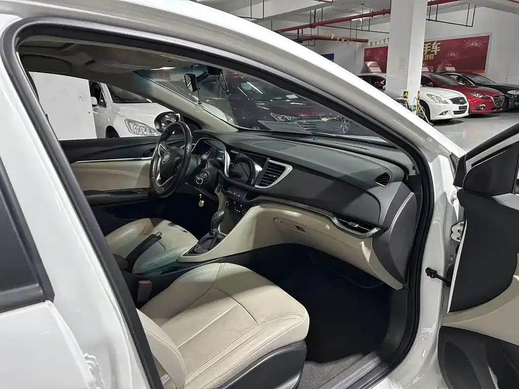 Buick Excelle 2017 — фото 11