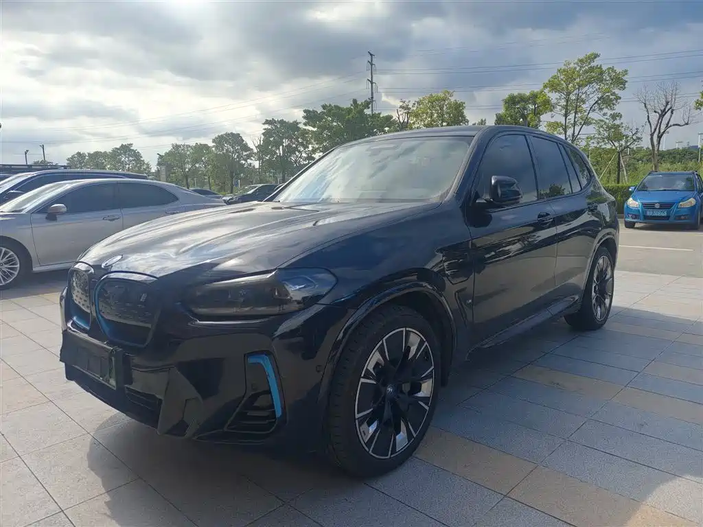 BMW iX3 2022