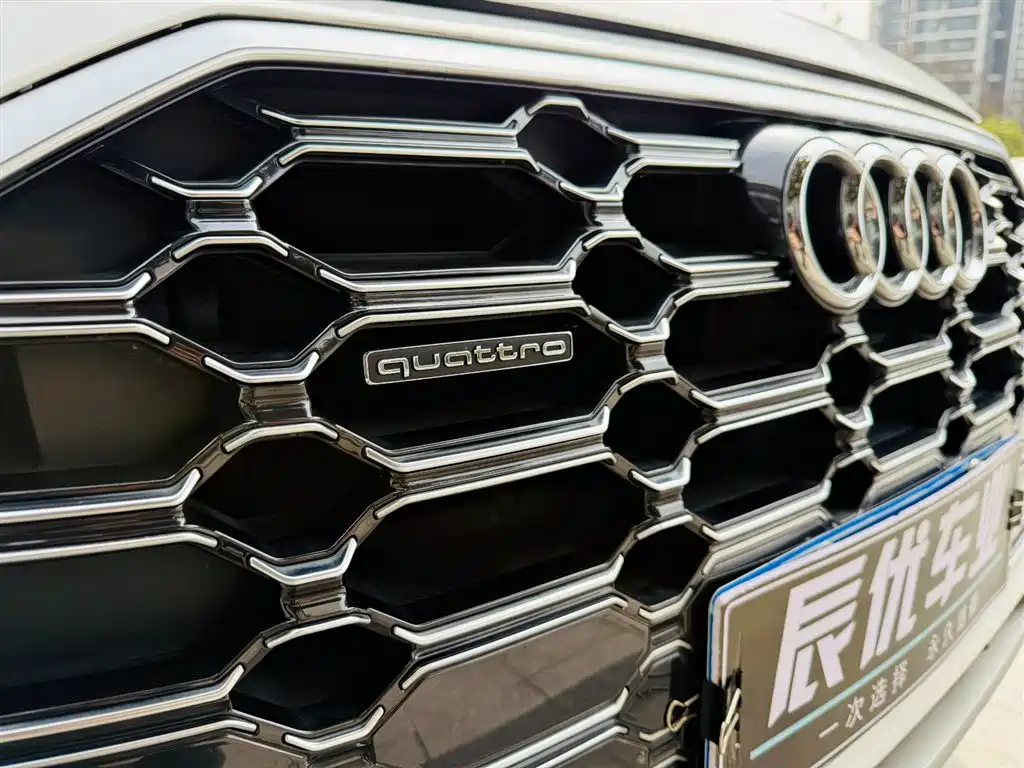 Audi Q5L 2022 — фото 8