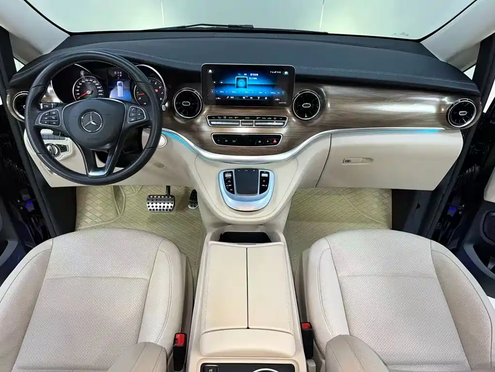 Mercedes-Benz V-Class 2022 — фото 9