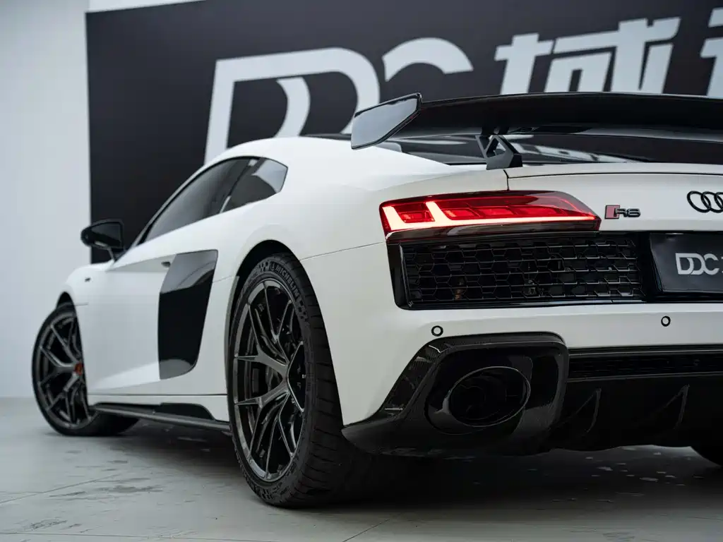 Audi R8 2018 — фото 9