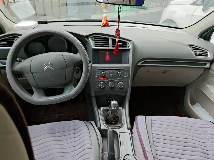 Citroën C4L 2016 — фото 12
