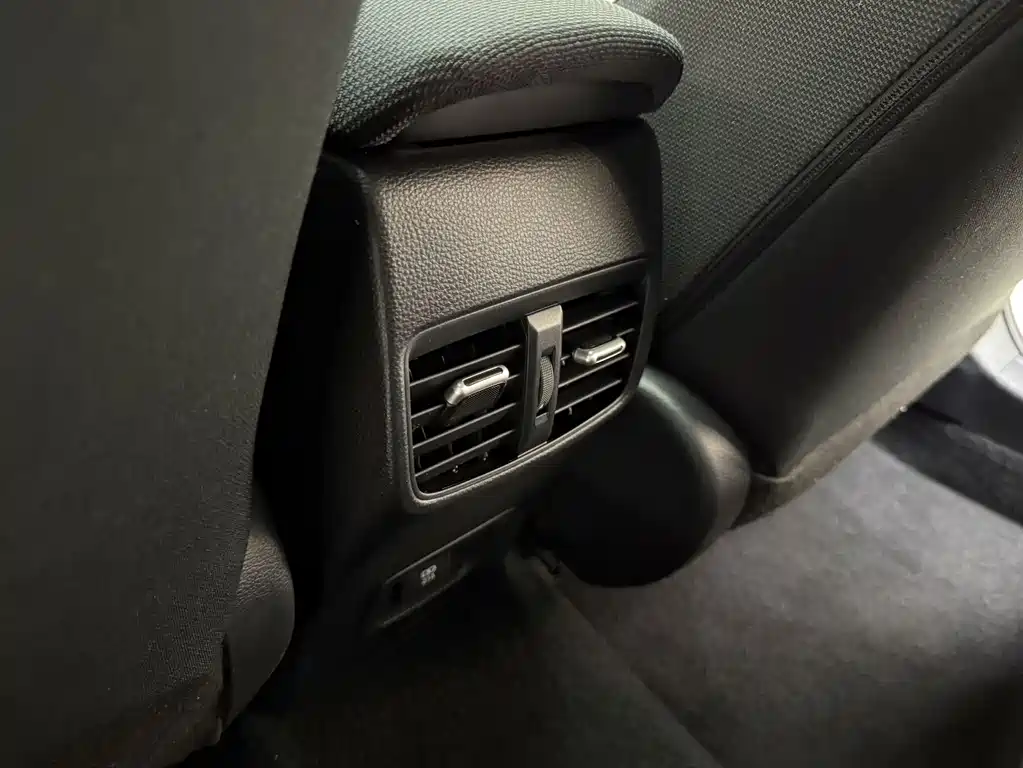 Toyota Levin 2023 — фото 15