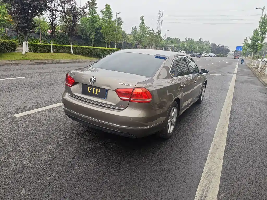Volkswagen Passat 2011