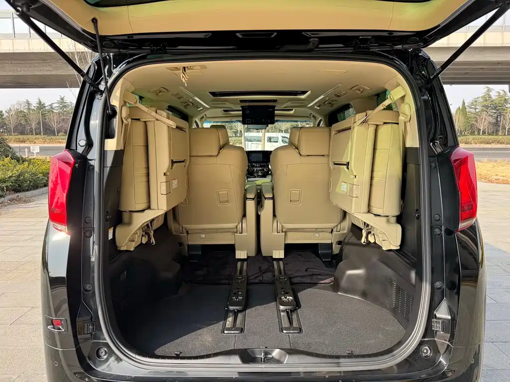 Toyota Alphard 2020 — фото 10