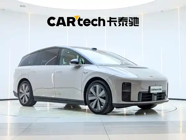 Li Auto i8 2025