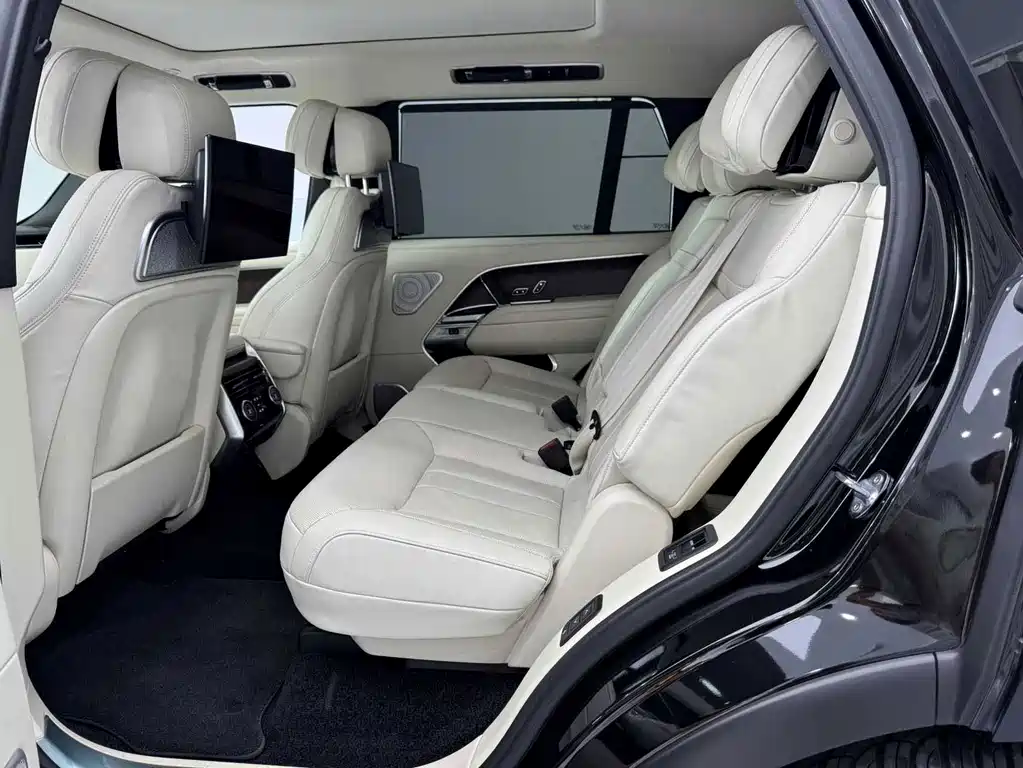 Land Rover Range Rover 2023 — фото 19