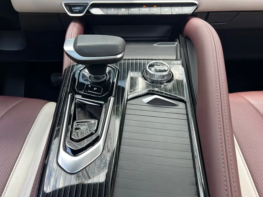 Geely Xingyue L 2023 — фото 18