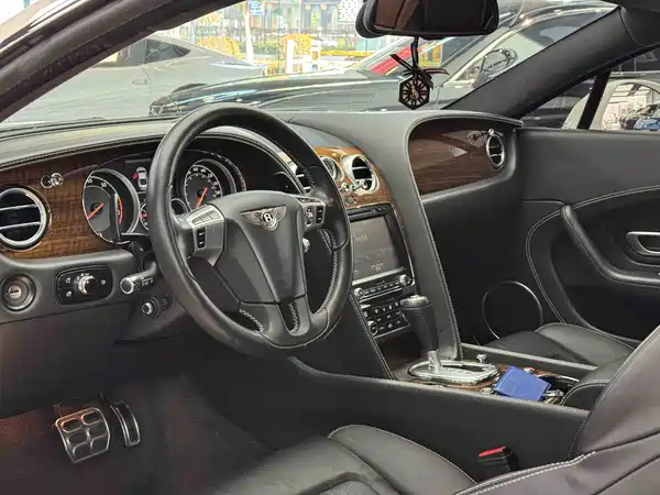Bentley Continental 2012