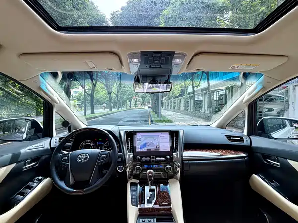 Toyota Alphard 2021