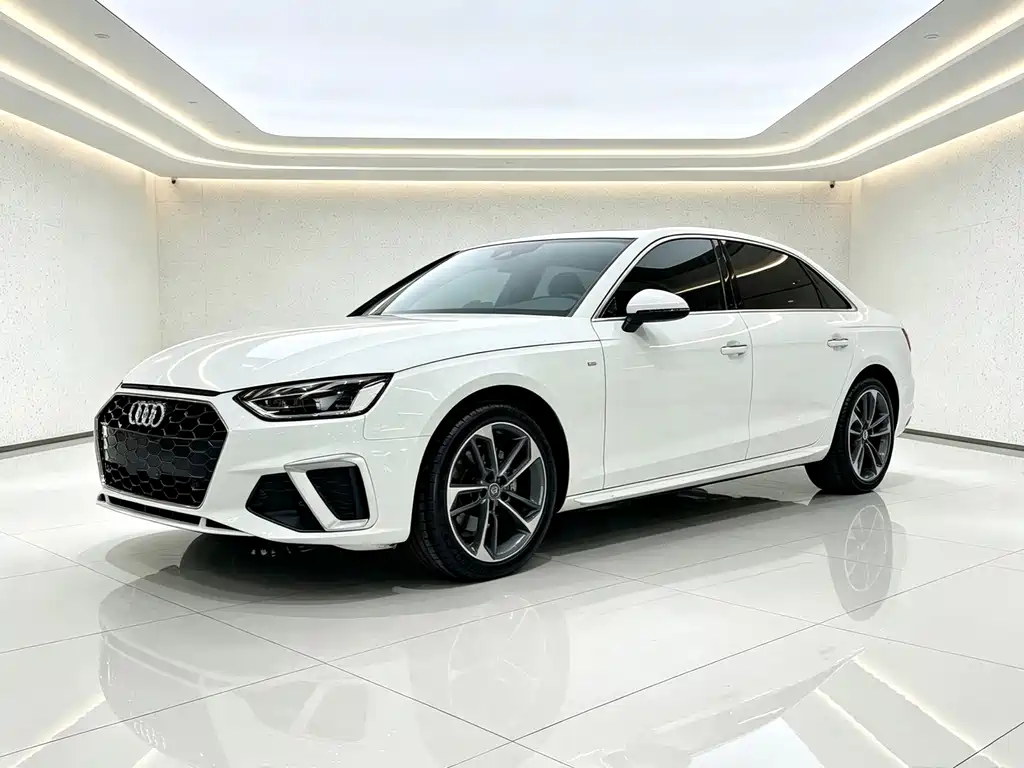 Audi A4L 2021 — фото 1