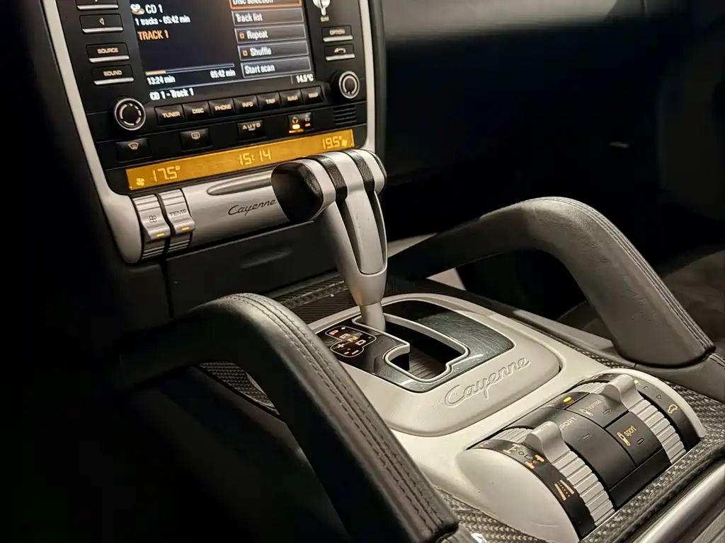 Porsche Cayenne 2010 — фото 16