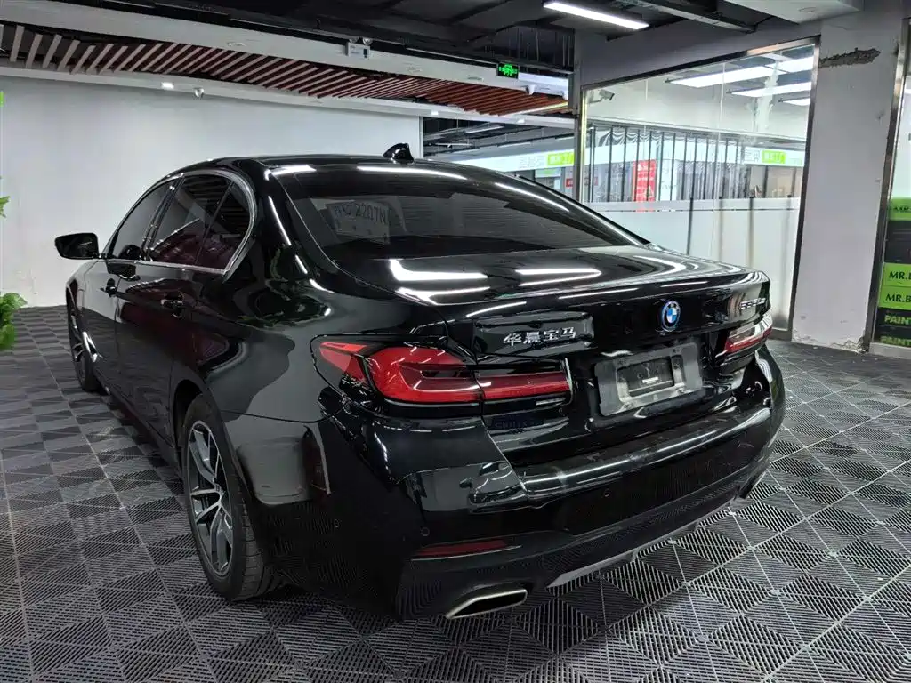 BMW 5 Series New Energy 2023 — фото 14
