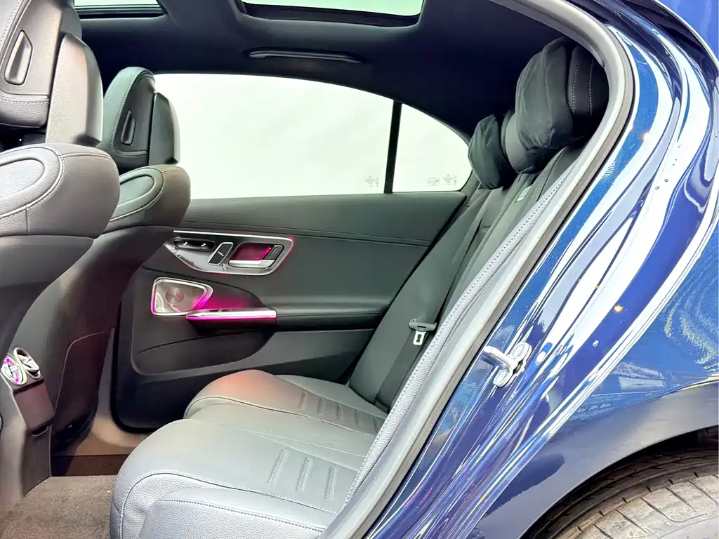 Mercedes-Benz C-Class 2026 — фото 13