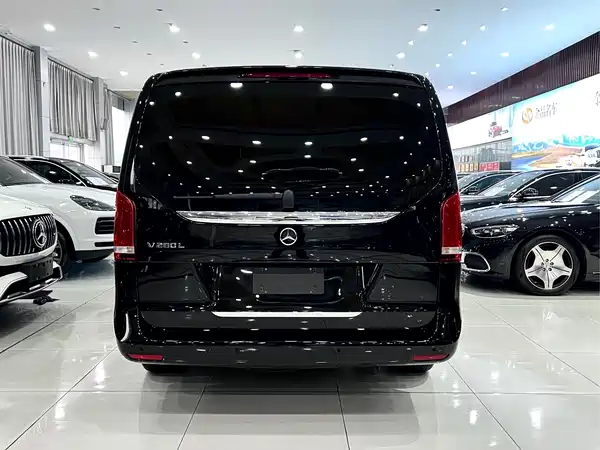 Mercedes-Benz V-Class 2024