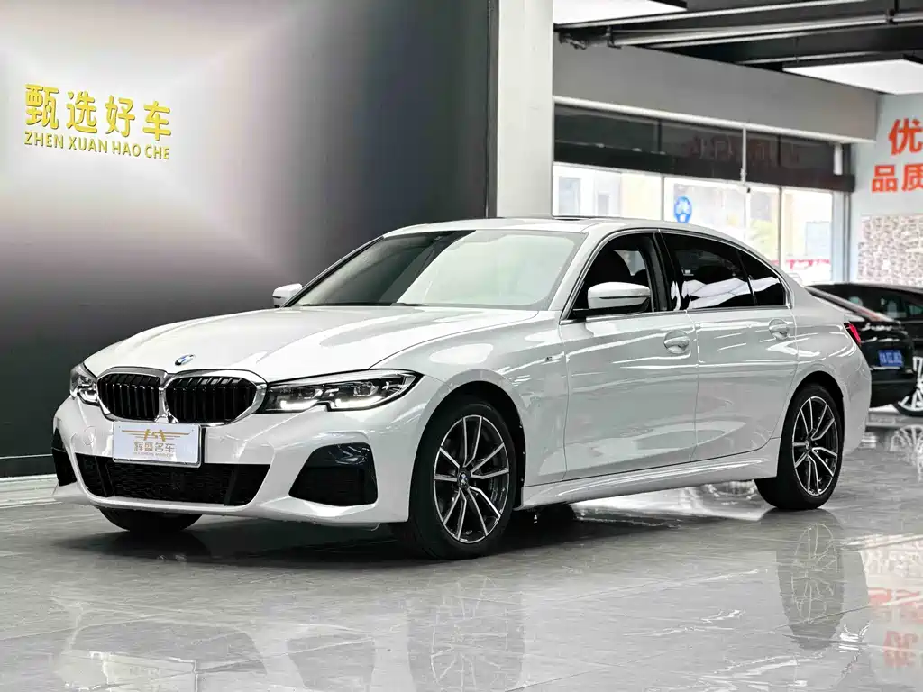 BMW 3 Series 2022 — фото 1