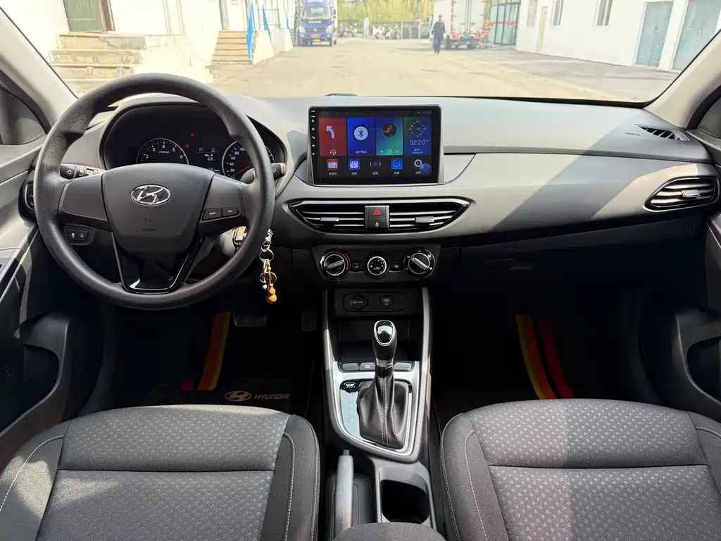 Hyundai Elantra 2022 — фото 19