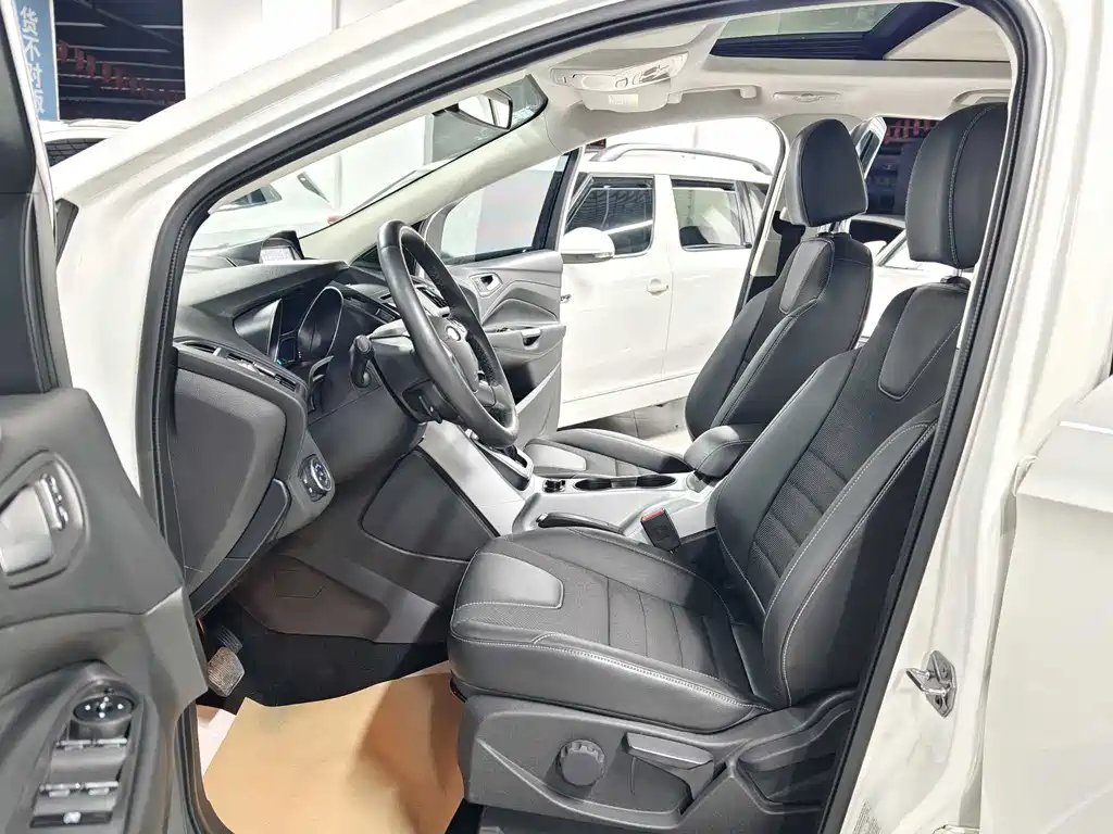 Ford Kuga 2016 — фото 5