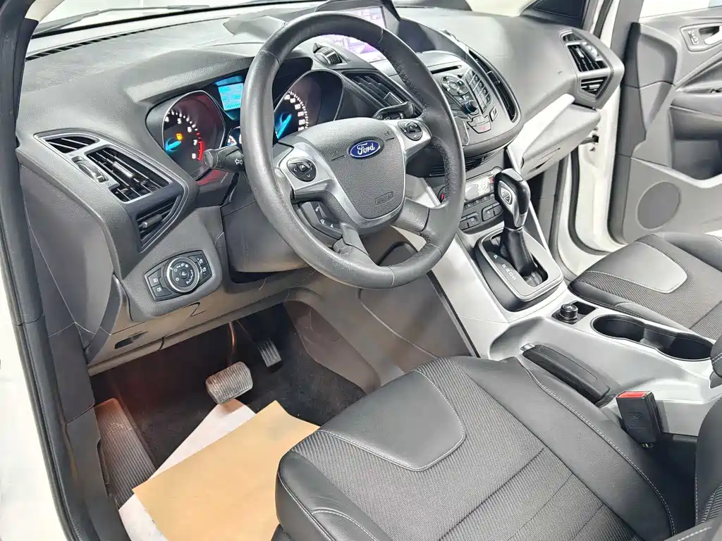Ford Kuga 2016 — фото 13