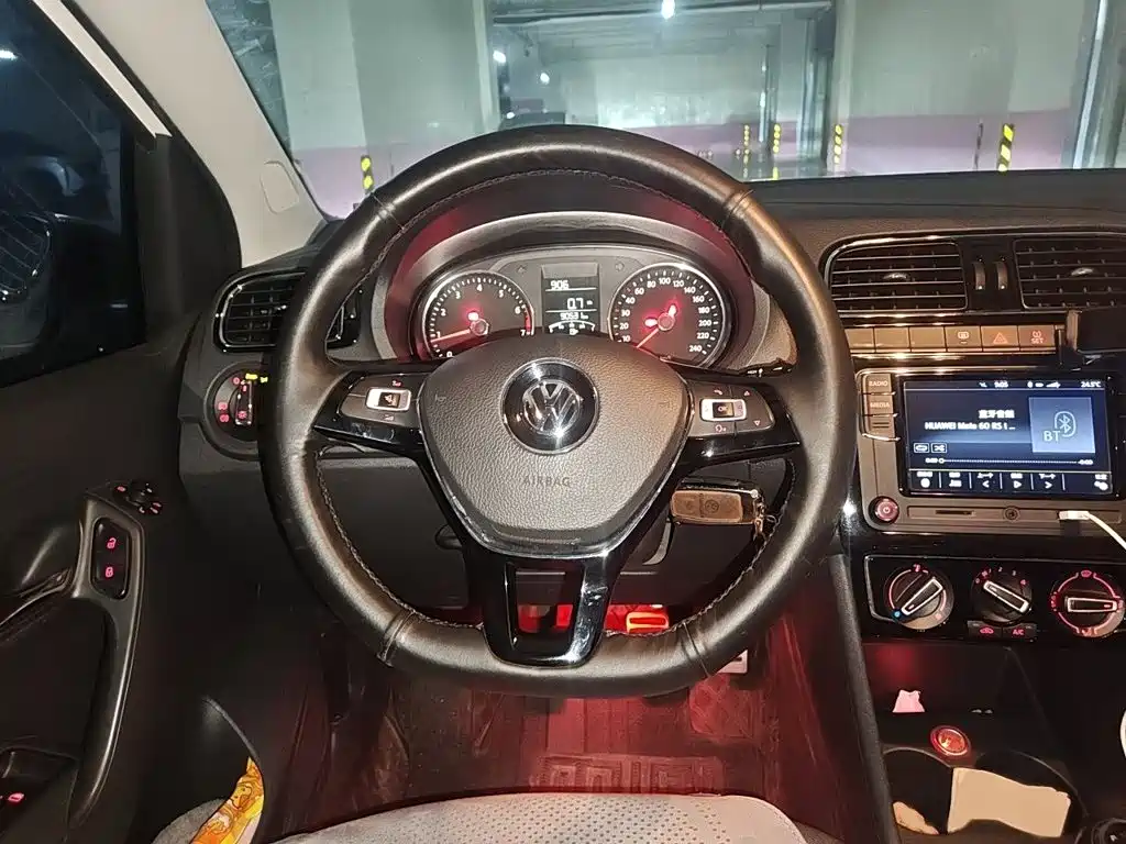 Volkswagen Polo 2015