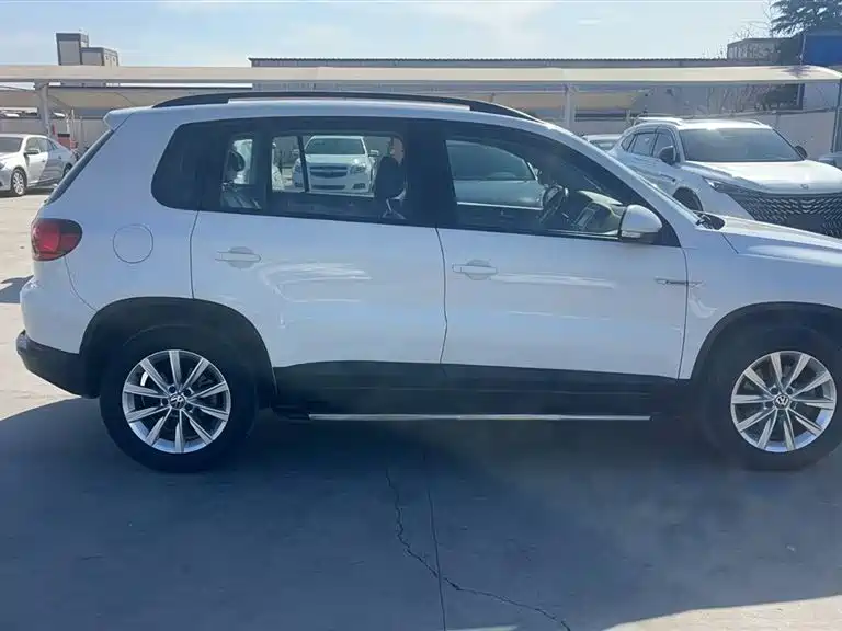 Volkswagen Tiguan 2015 — фото 8