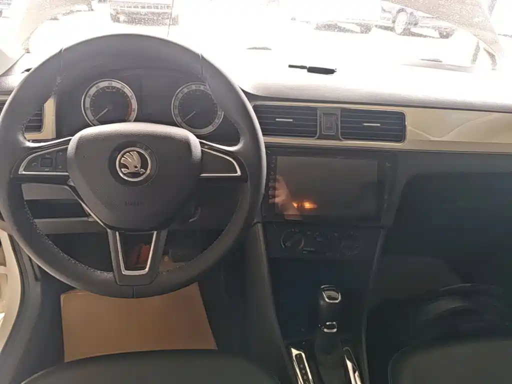Skoda Rapid 2019 — фото 11