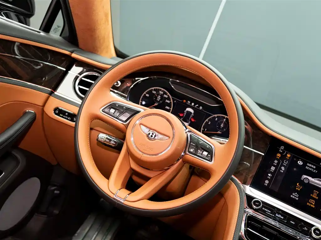 Bentley Flying Spur 2022 — фото 16