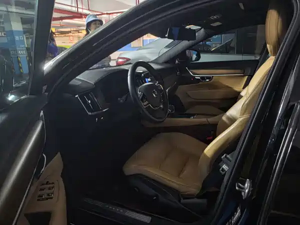 Volvo S90 2019