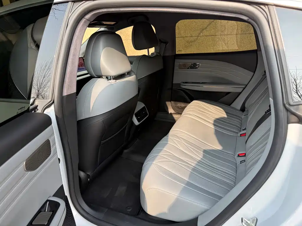 Geely Galaxy E8 2025 — фото 10