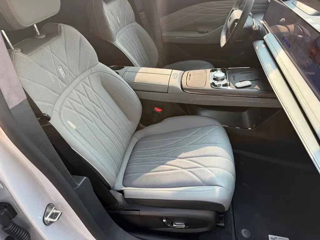 Geely Galaxy E8 2025 — фото 13