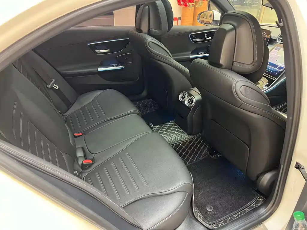 Mercedes-Benz C-Class 2023 — фото 11