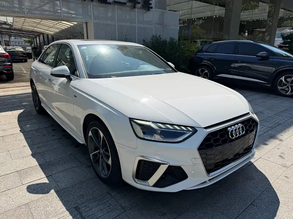 Audi A4L 2020 — фото 3
