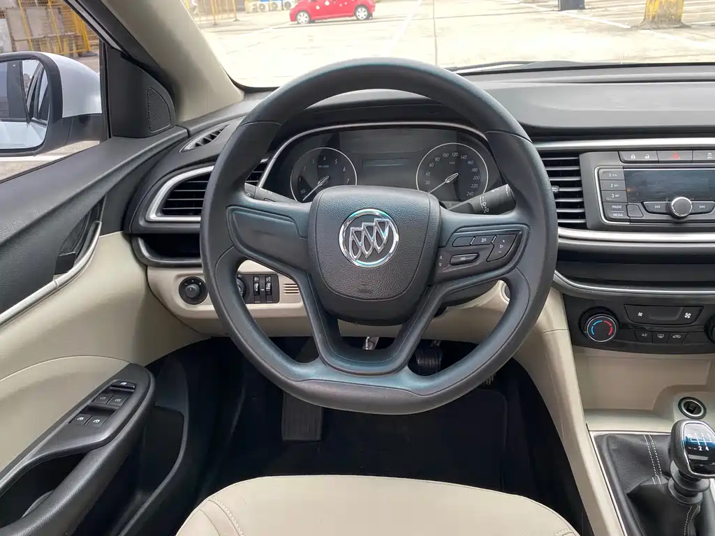 Buick Excelle 2015 — фото 11
