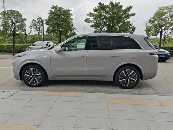 Li Auto L8 2024