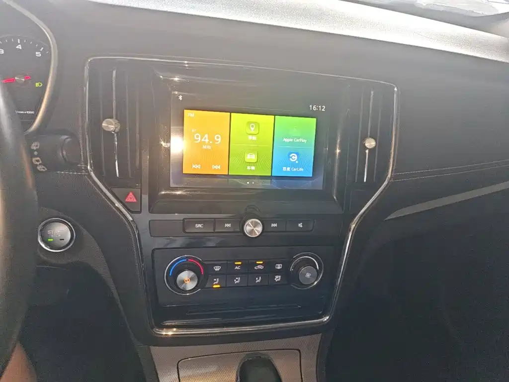 Roewe RX5 2018 — фото 13