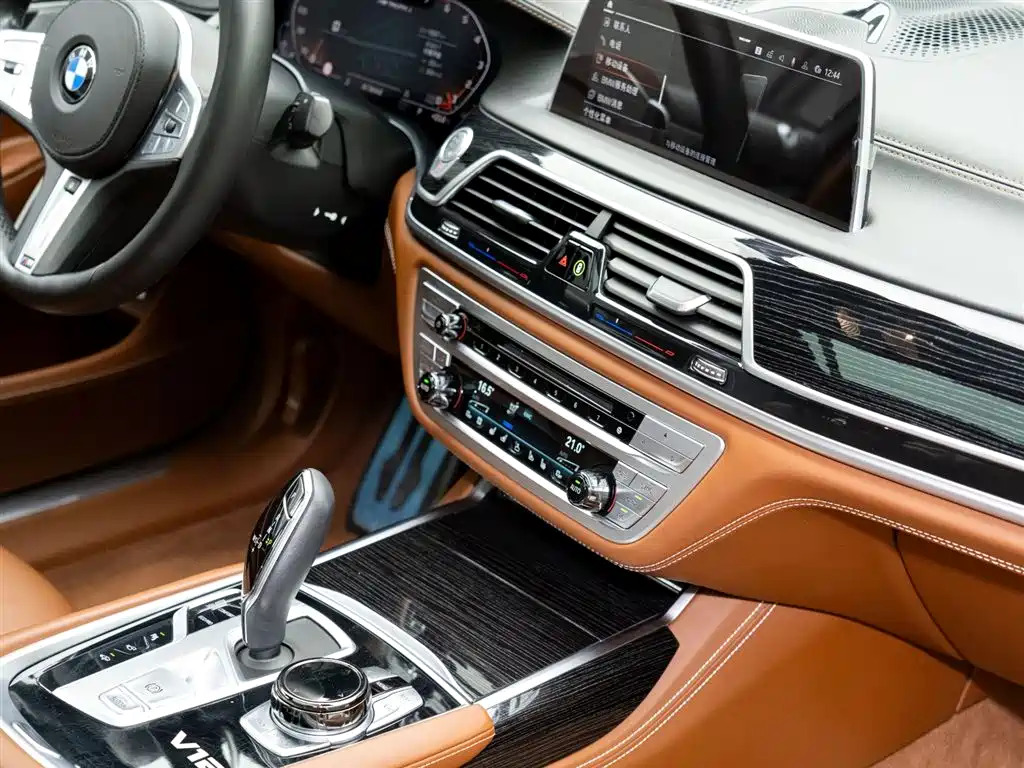 BMW 7 Series 2019 — фото 20