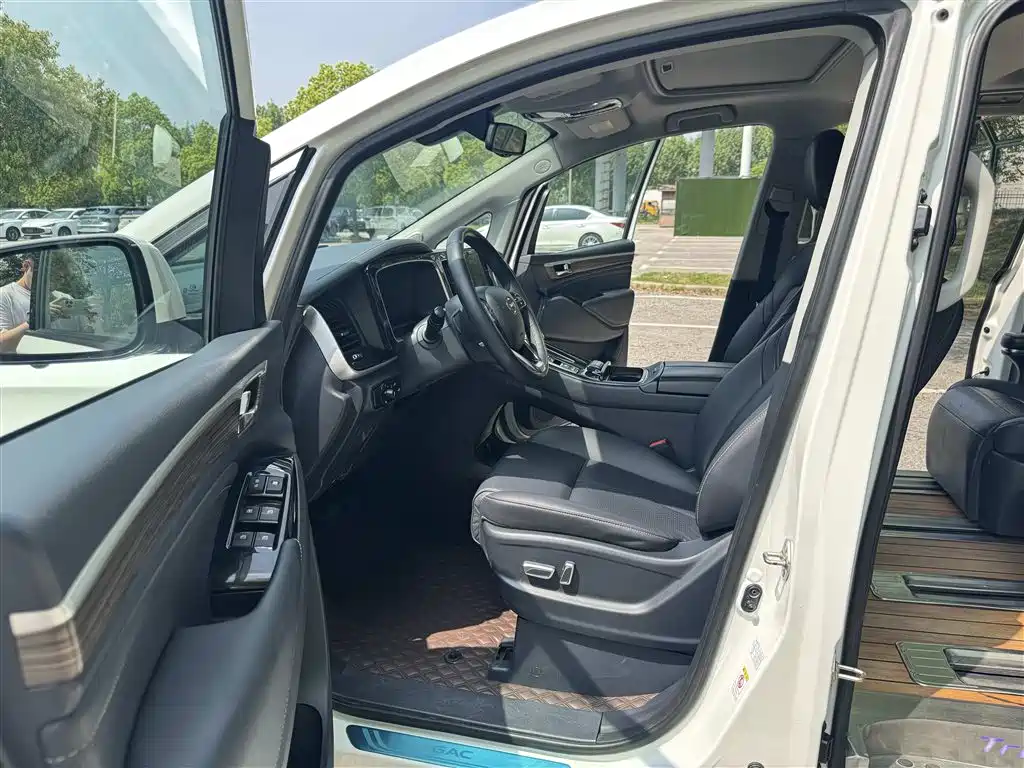 GAC Motor Trumpchi M8 2022 — фото 13
