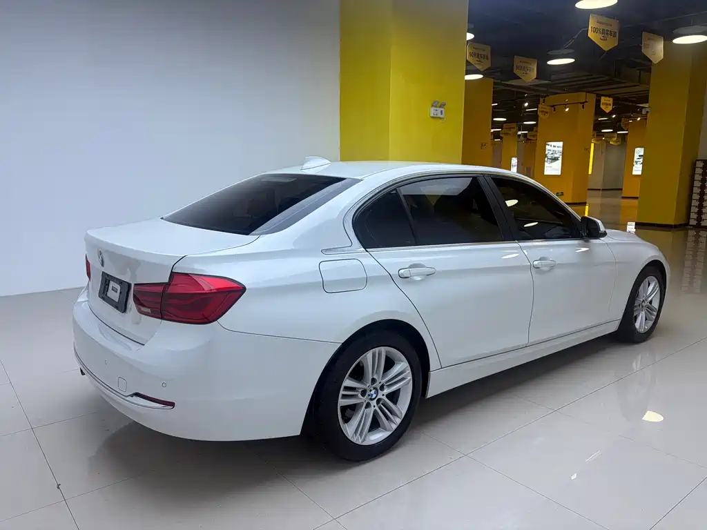 BMW 3 Series 2017 — фото 14