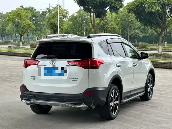 Toyota RAV4 2015