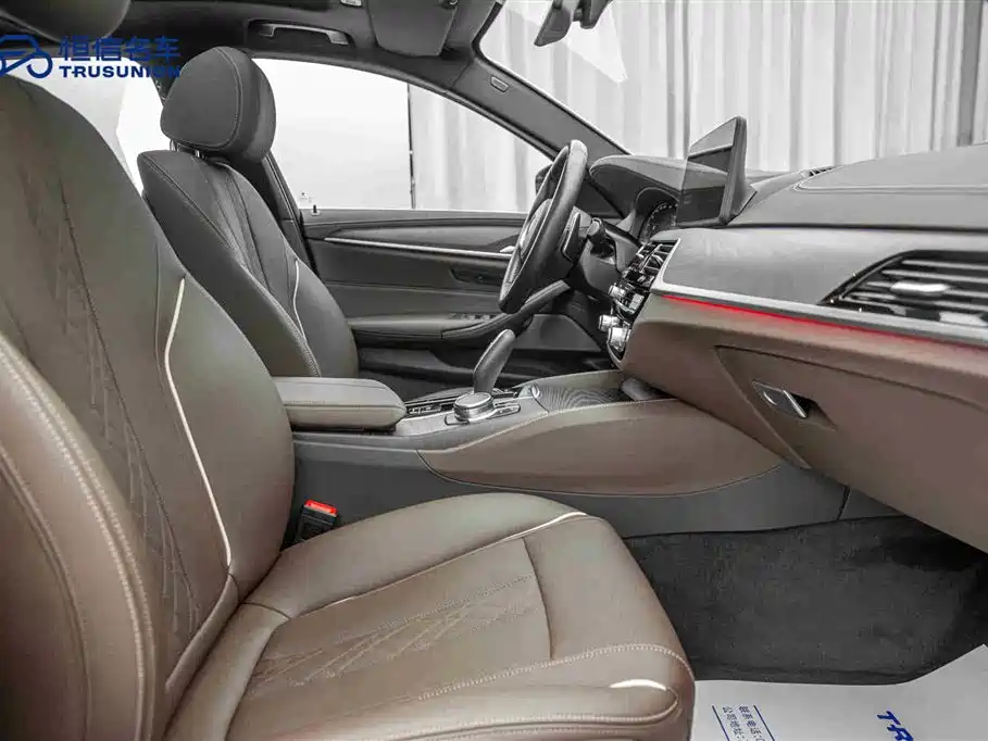 BMW 5 Series 2024 — фото 15