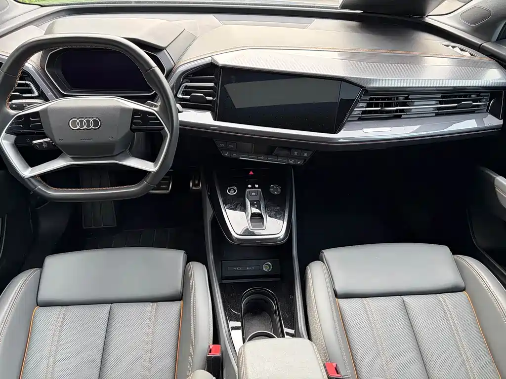 Audi Q4 e-tron 2024 — фото 8