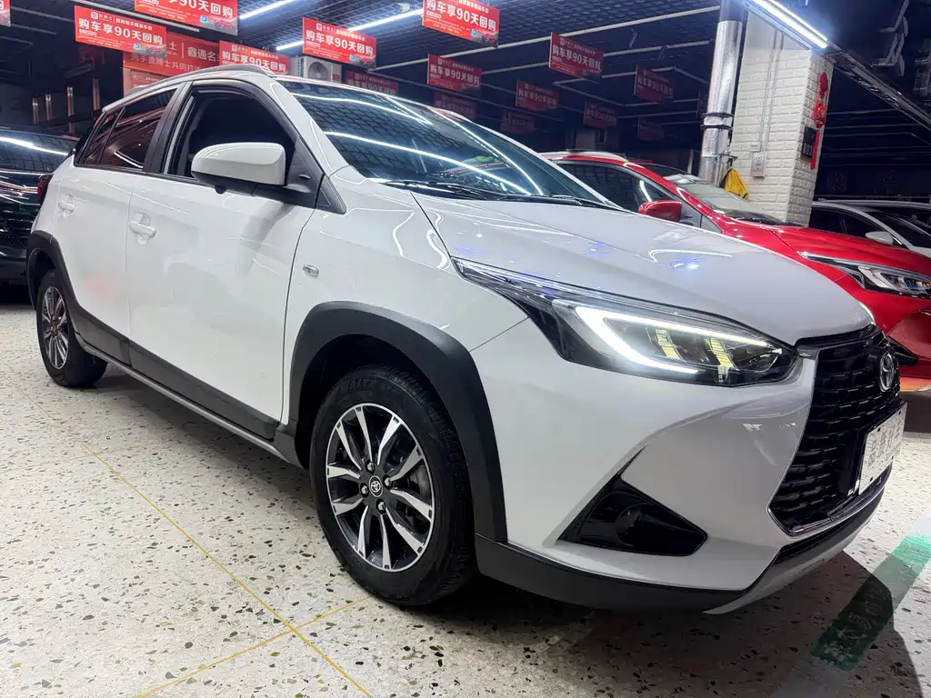 Toyota Yaris L 2023