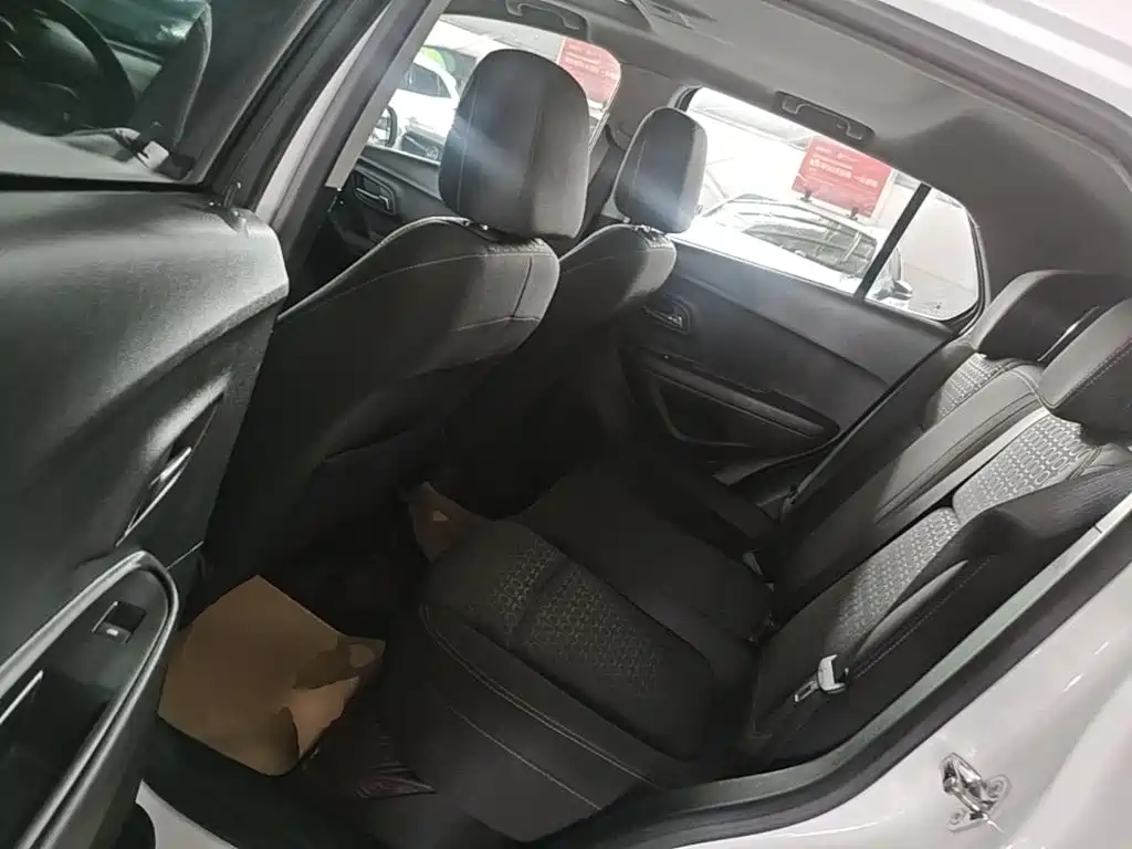 Chevrolet Trax 2018 — фото 17