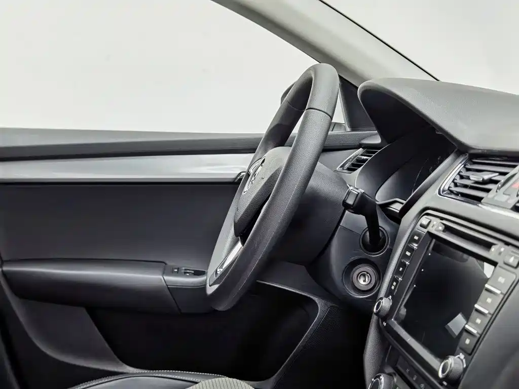 Skoda Octavia 2017 — фото 22