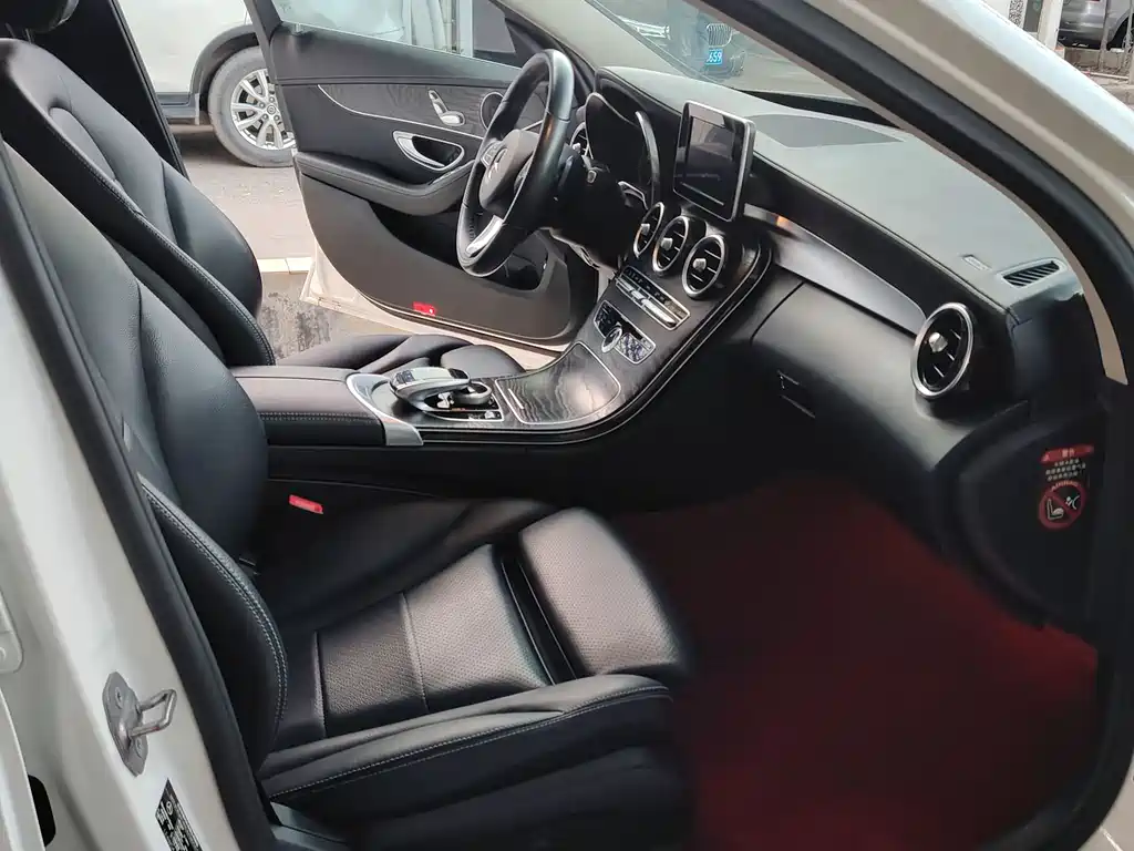 Mercedes-Benz C-Class 2018 — фото 15