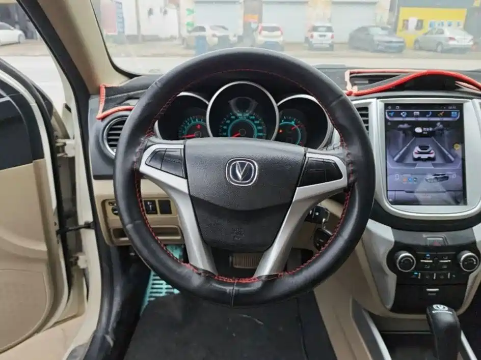 Changan Eado 2015 — фото 16