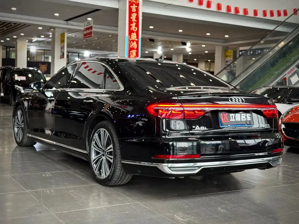 Audi A8 2021 — фото 4