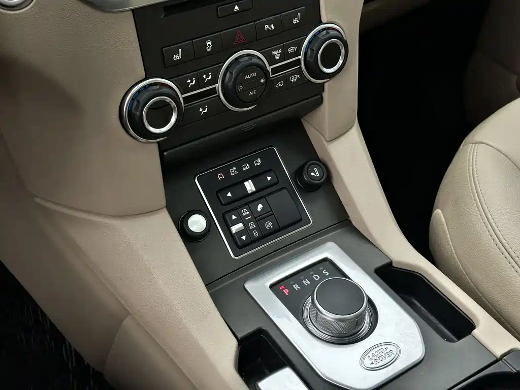 Land Rover Discovery 2019 — фото 21