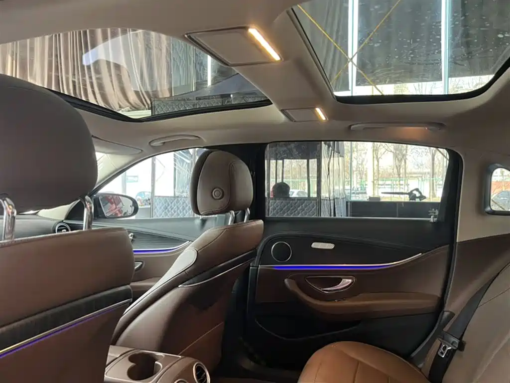 Mercedes-Benz E-Class 2020 — фото 12